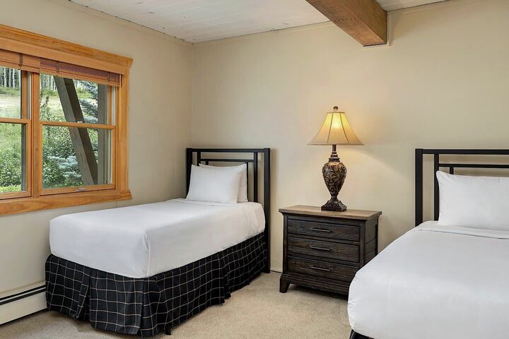 #203 Slope - Bedroom