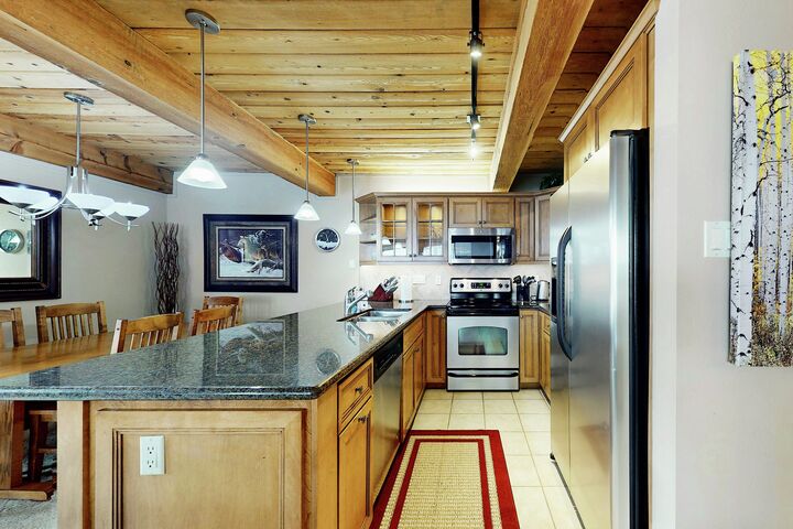 #308 Slope - Kitchen