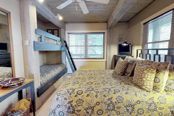 #202 Slope - Bedroom