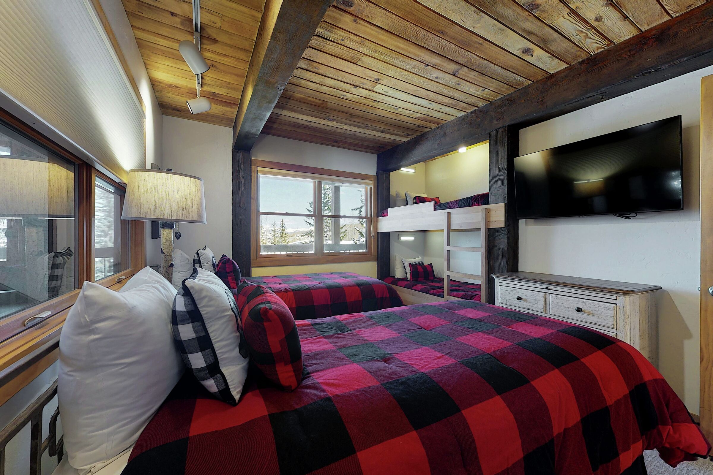 #208 Summit - Bedroom