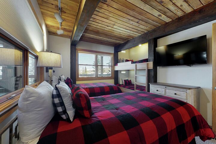 #208 Summit - Bedroom