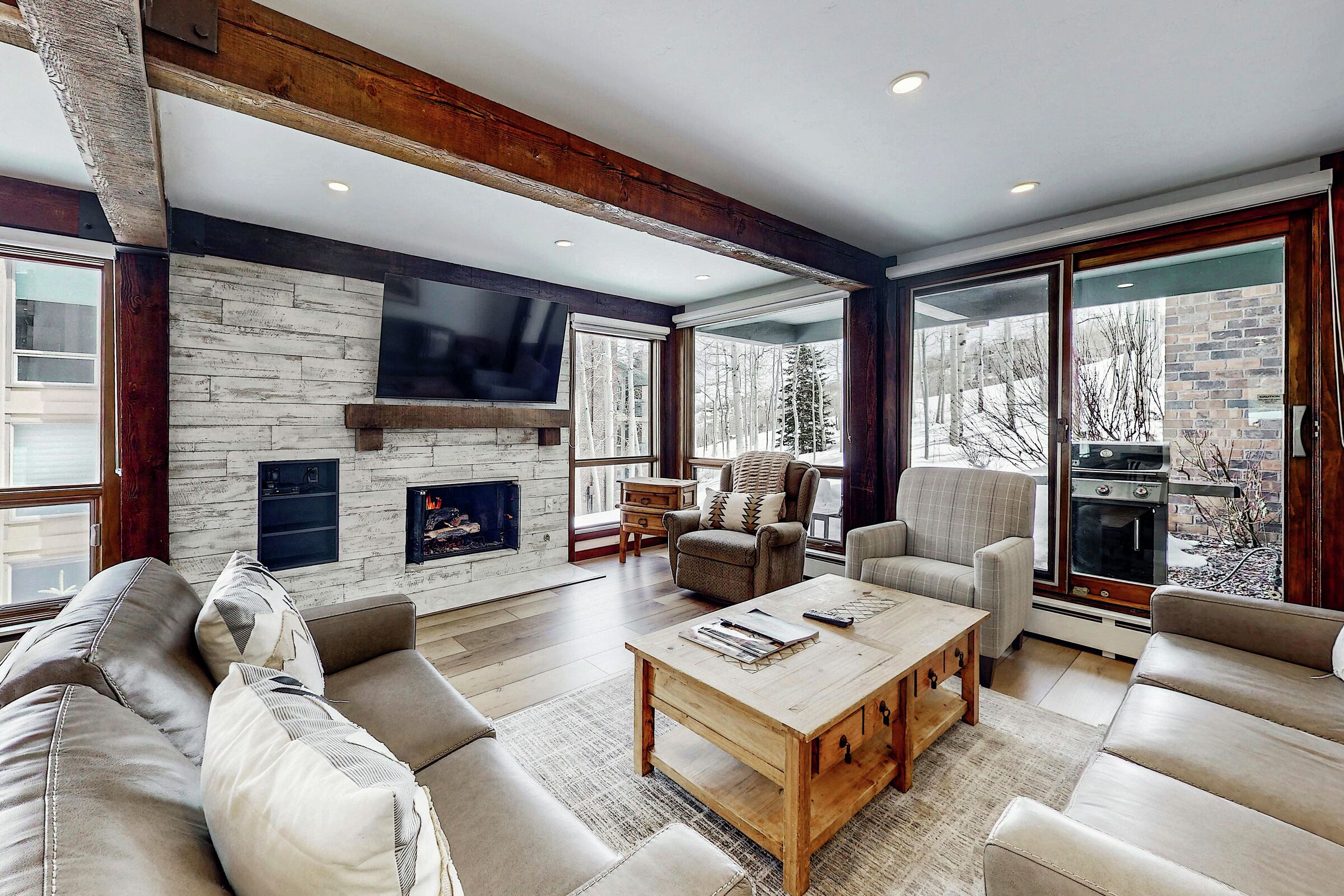 #101 Slope - Living Area