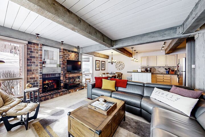 #205 Slope - Living Area
