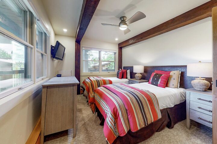 #306 Slope - Bedroom