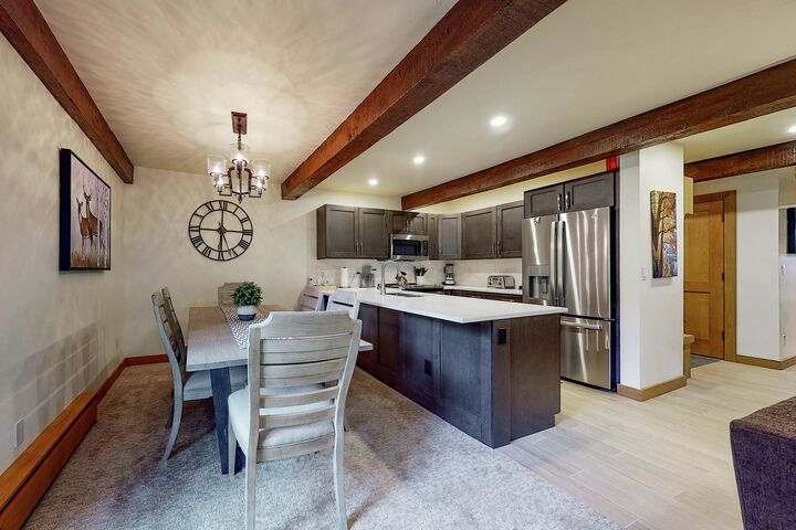 #306 Slope - Dining Area & Kitchen