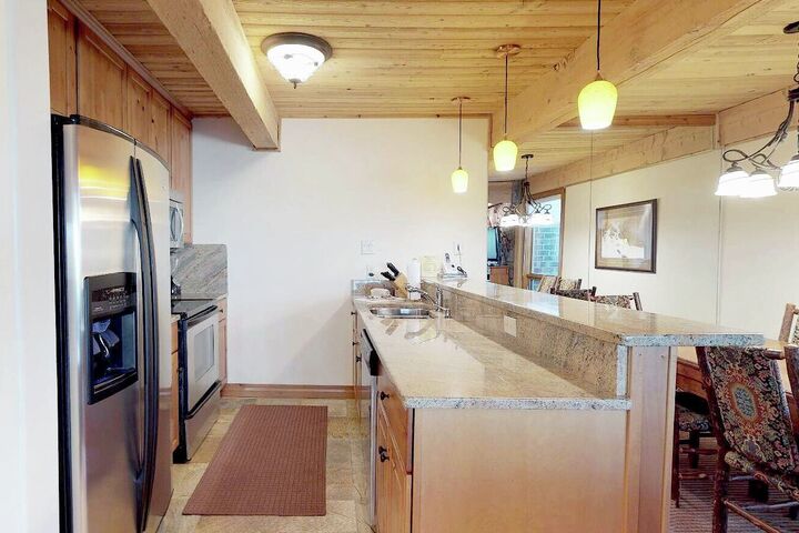 #102 Trails - Kitchen