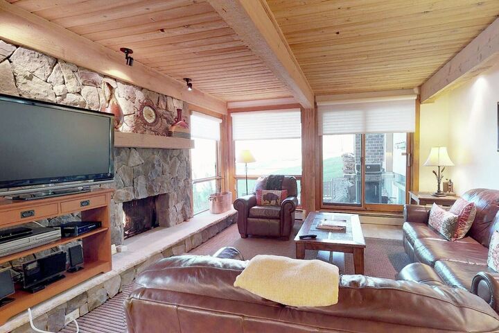 #102 Trails - Living Area