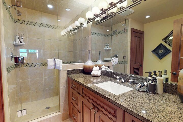 #305 Summit - Bathroom