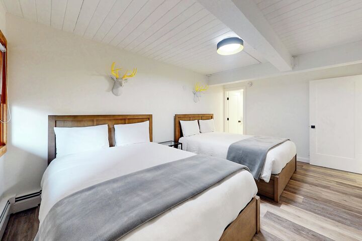 #601 Leaf - Bedroom