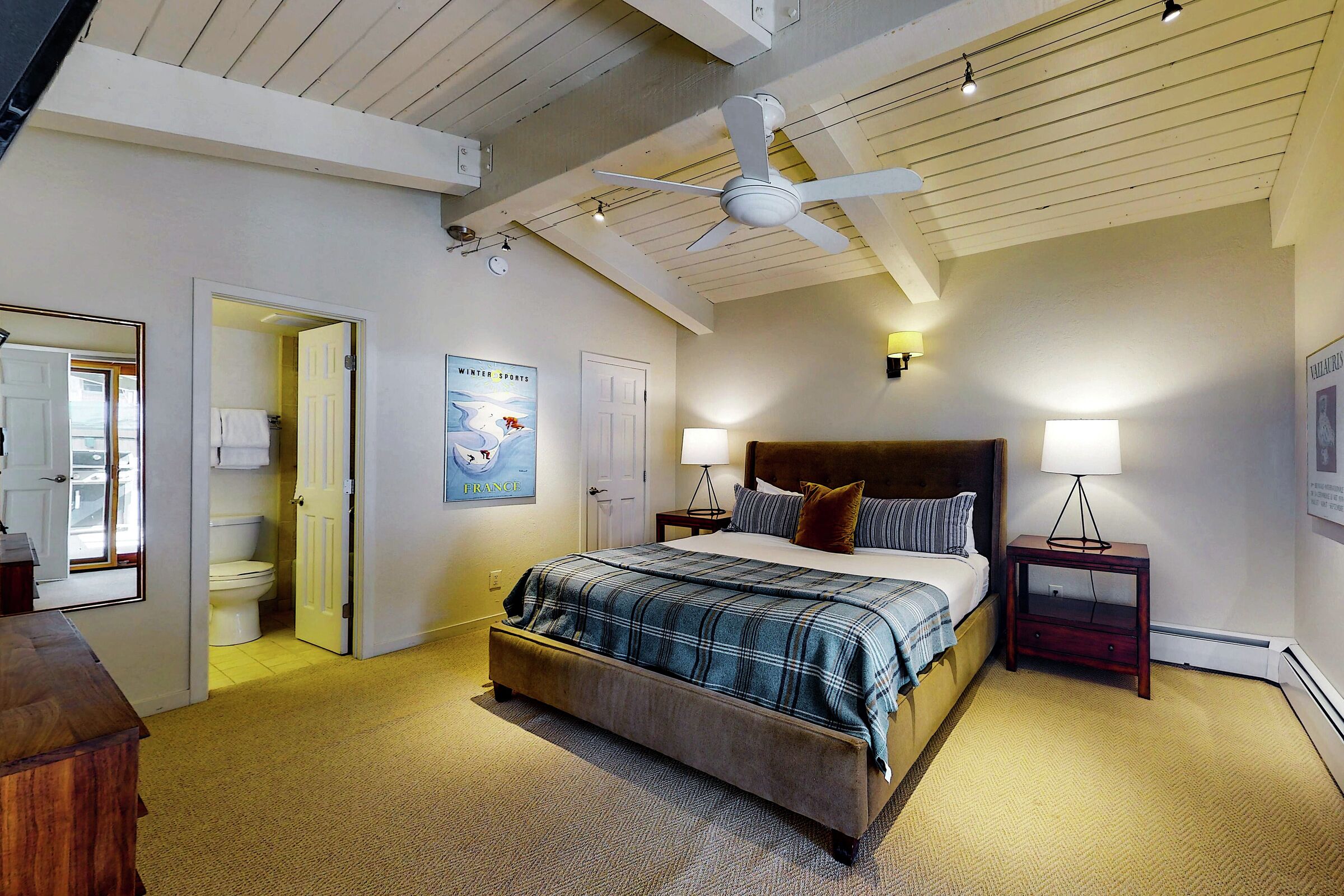 #903 Leaf - Master Bedroom