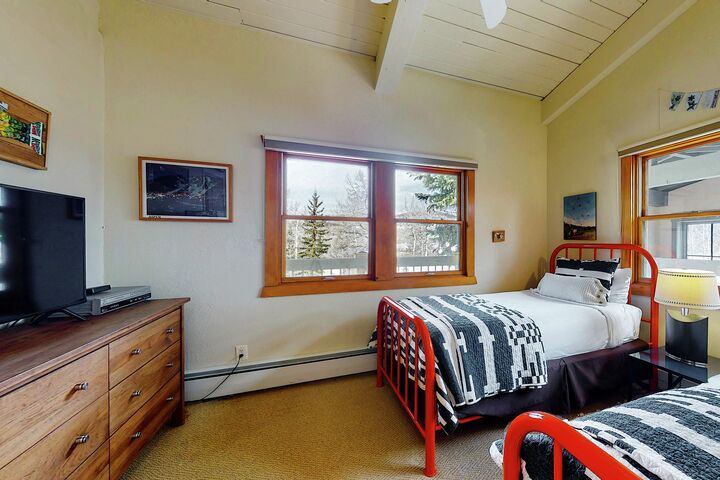 #903 Leaf - Bedroom