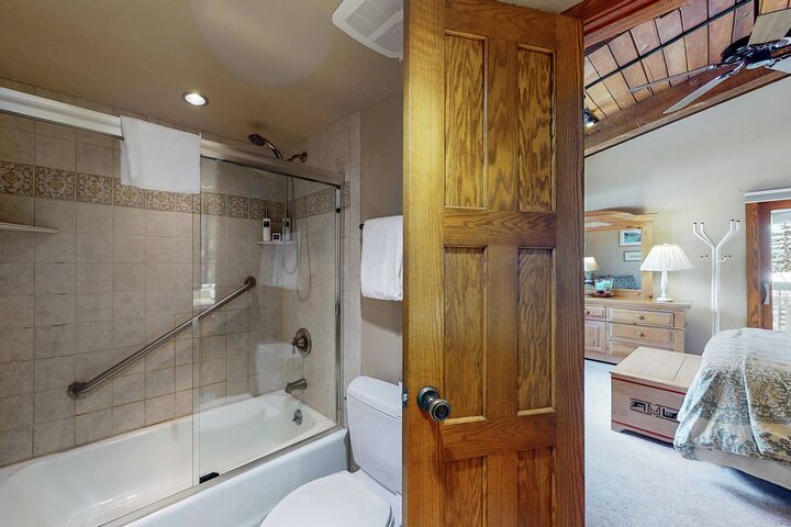 #301 Summit - Master Ensuite Bathroom