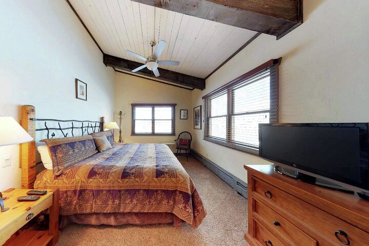 #503 Leaf - Bedroom