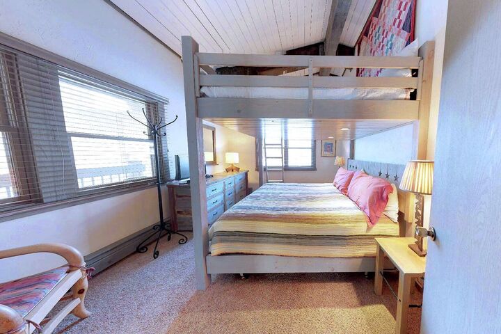 #503 Leaf - Bedroom