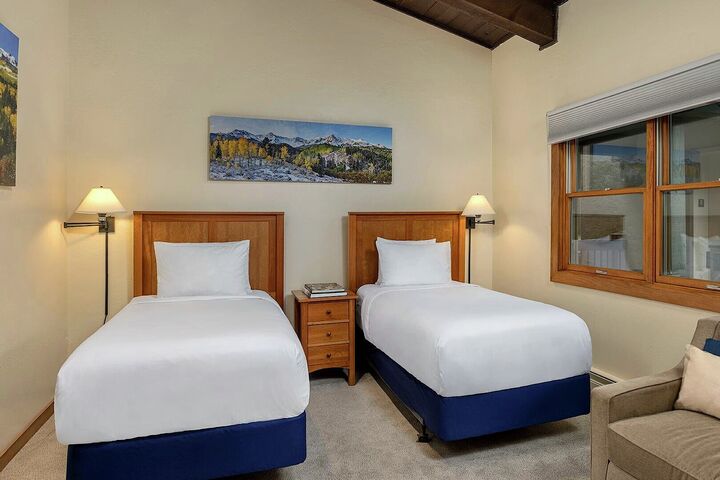 #403 Leaf - Bedroom
