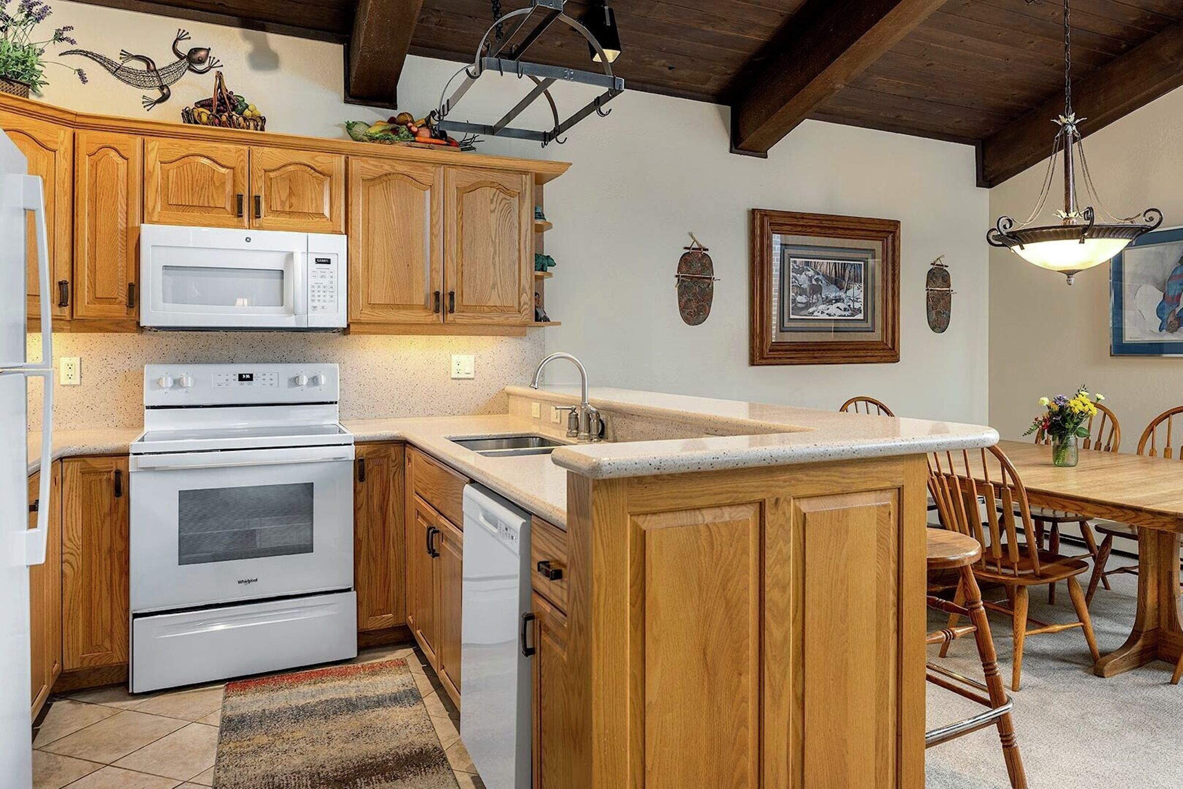 Dining Area & Kitchen