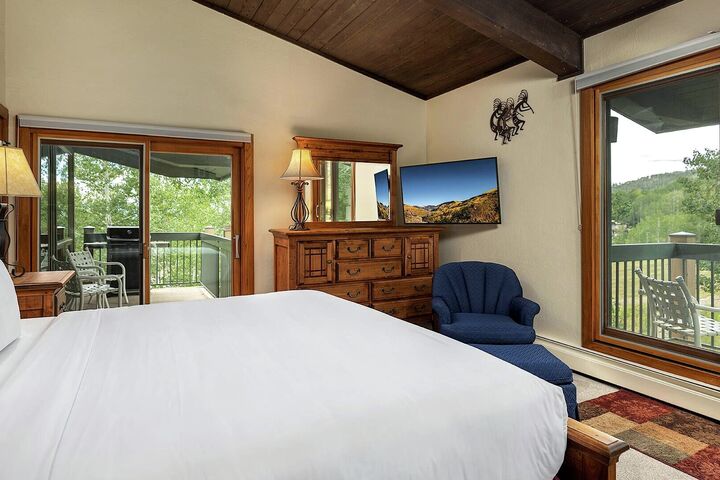 #403 Leaf - Master Bedroom