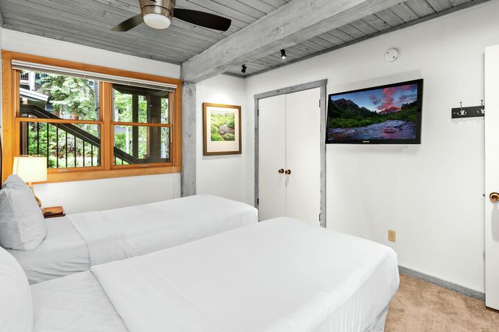#102 Leaf - Bedroom