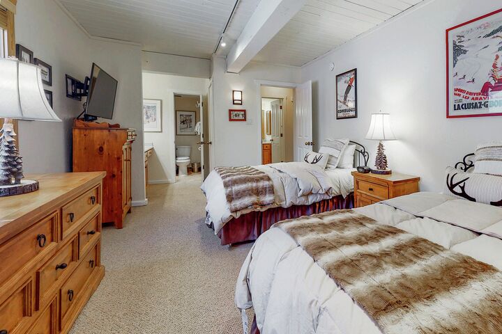 #502 Leaf - Bedroom