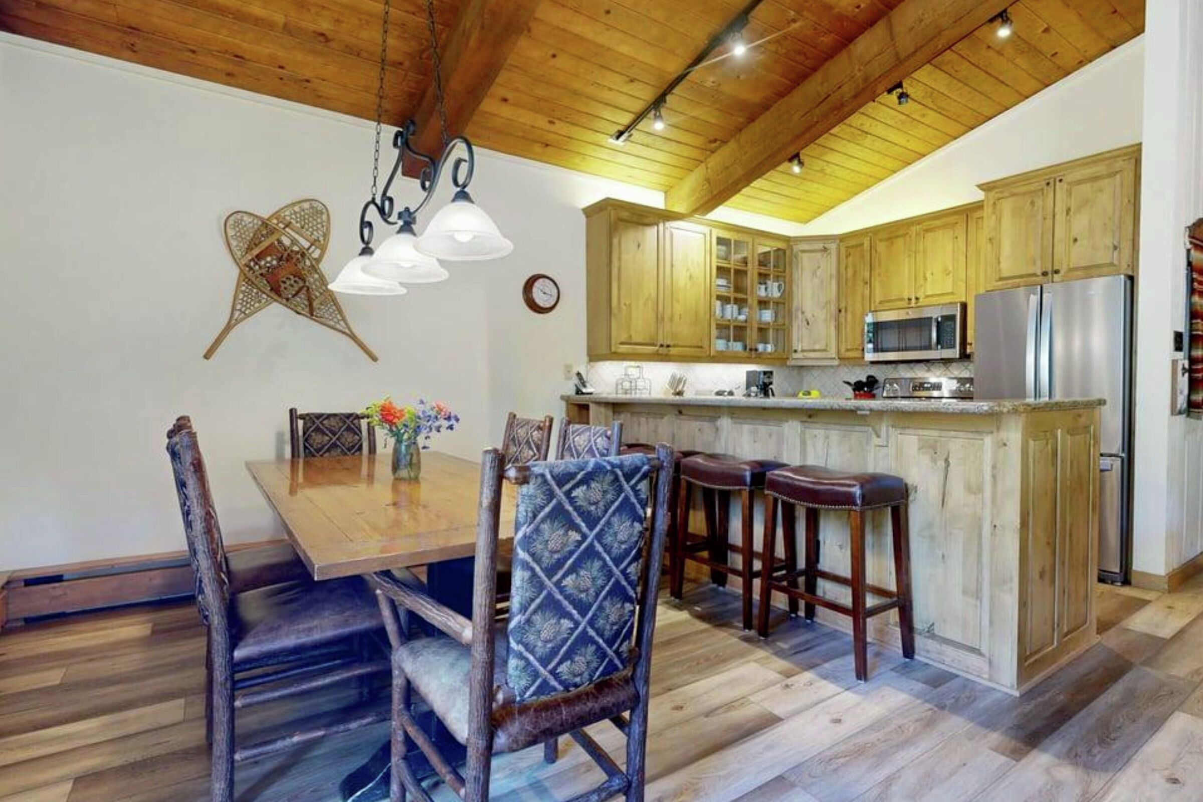 Dining Area & Kitchen