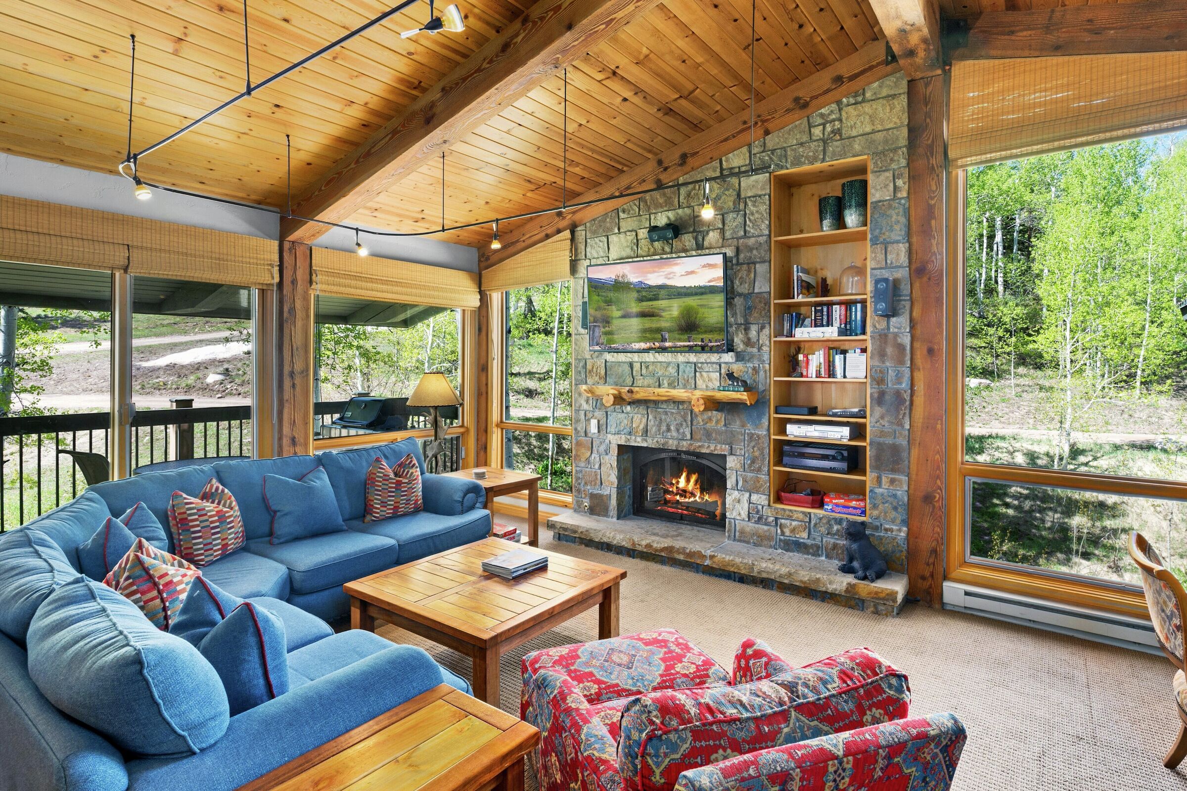 #304 Summit - Living Area
