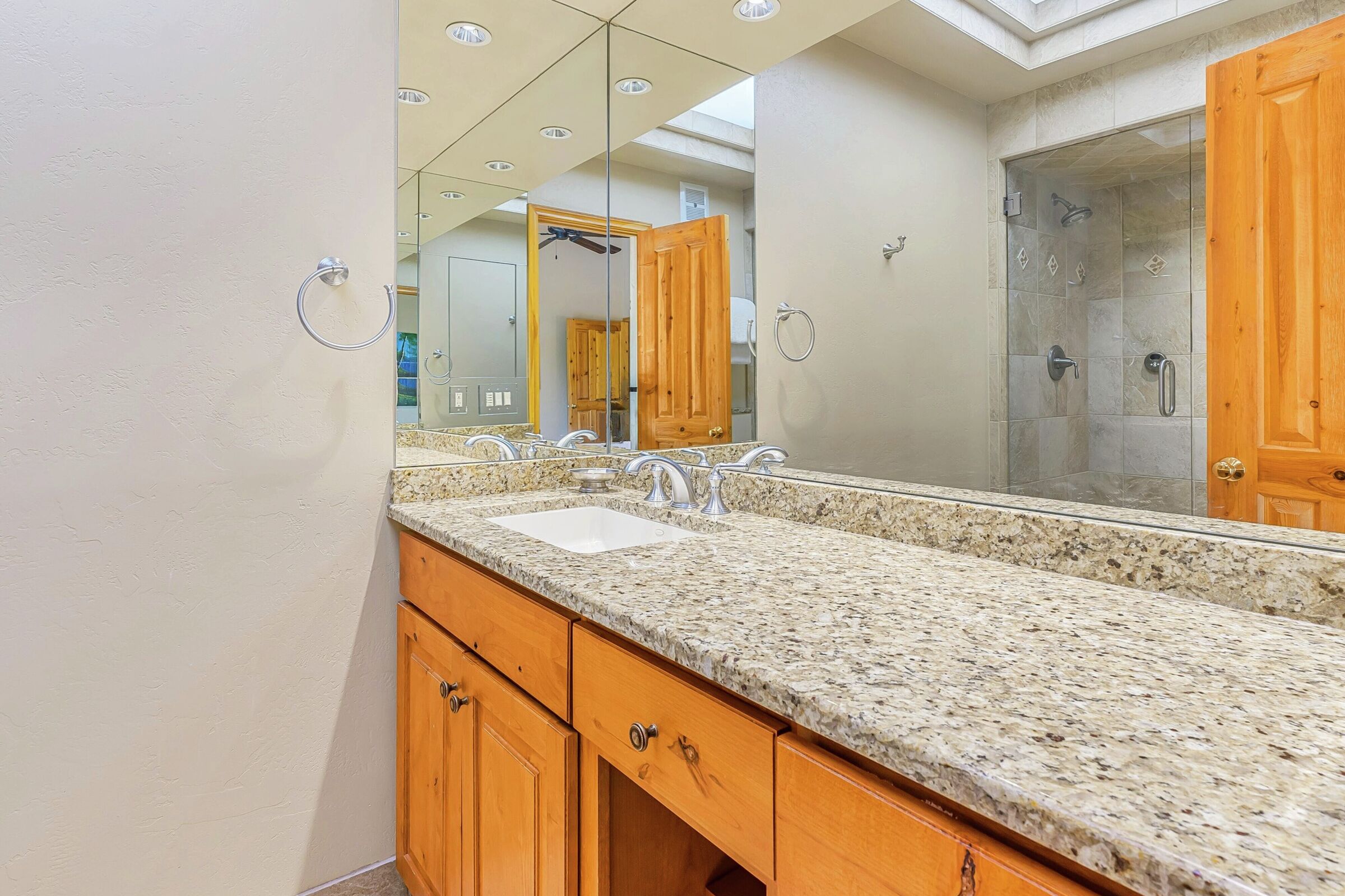 #304 Summit - Bathroom
