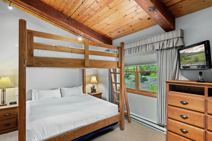 #304 Summit - Bedroom