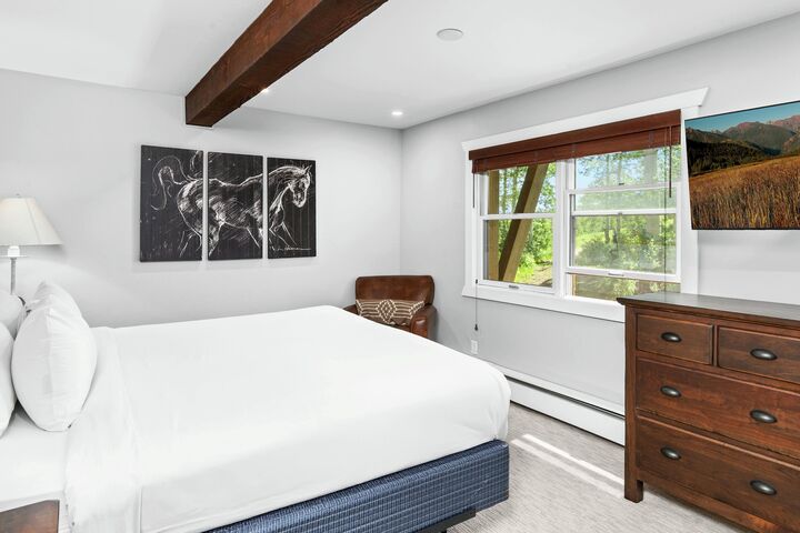 #204 Slope - Bedroom