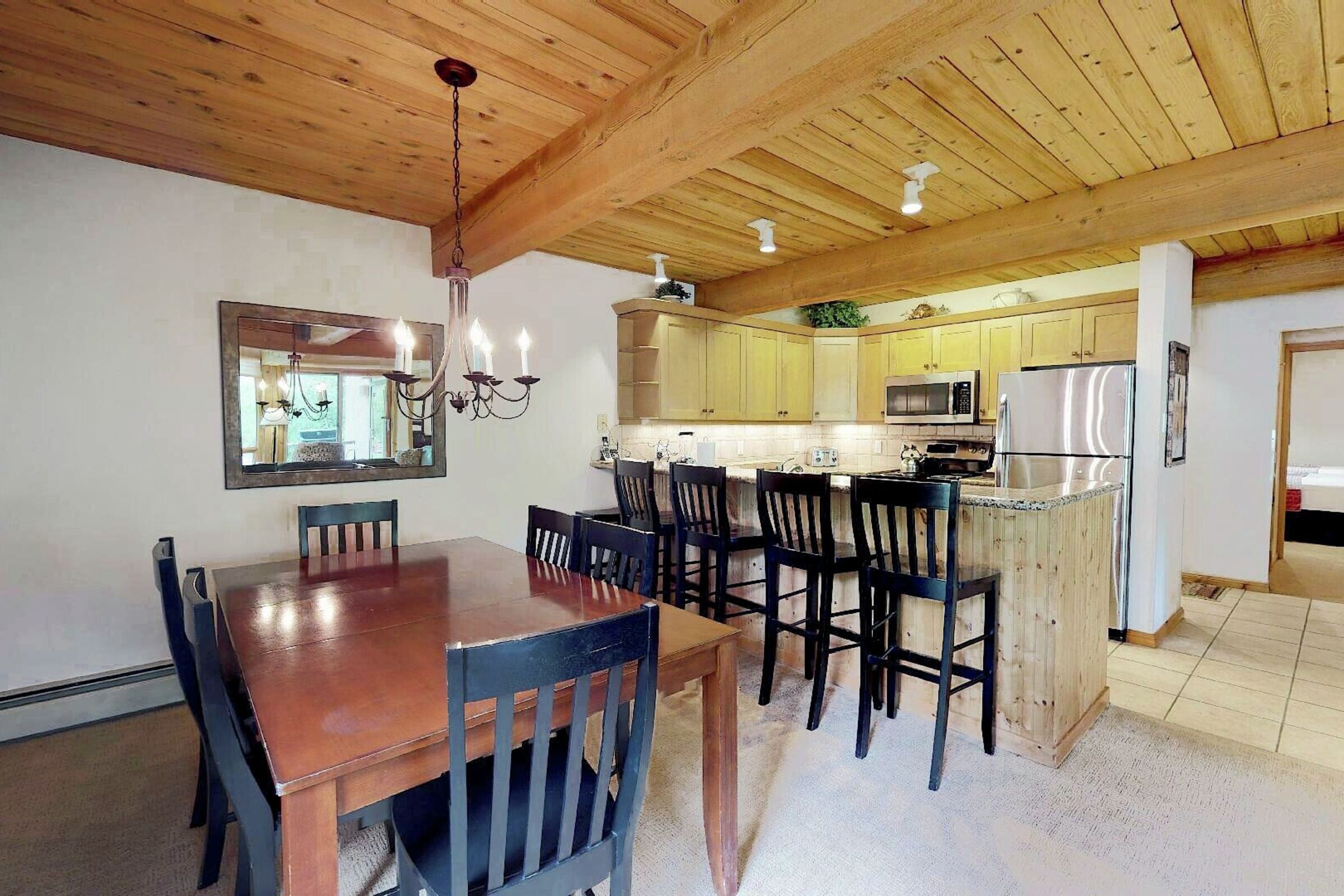 Dining Area & Kitchen