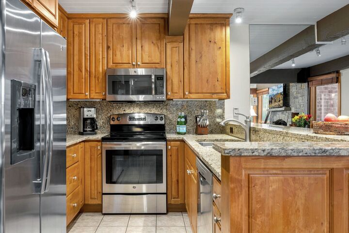 #103 Summit - Kitchen