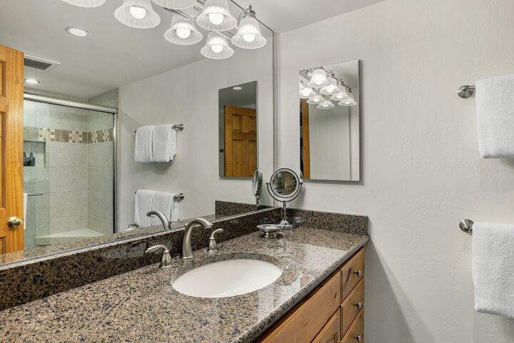 #103 Summit - Master Ensuite Bathroom