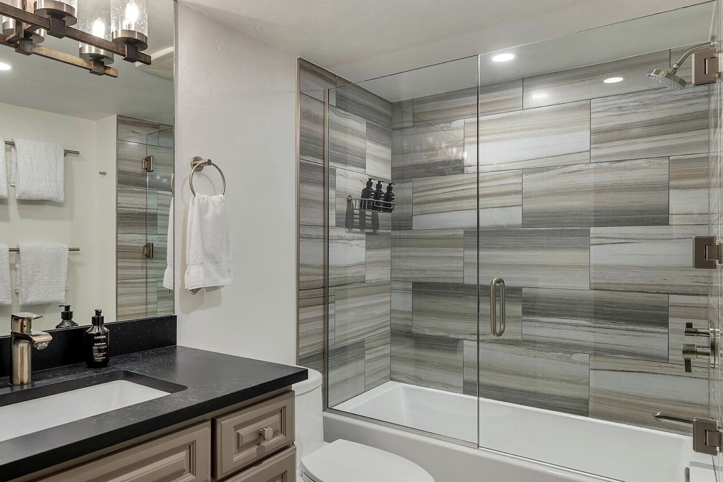 #501 Leaf - Bathroom