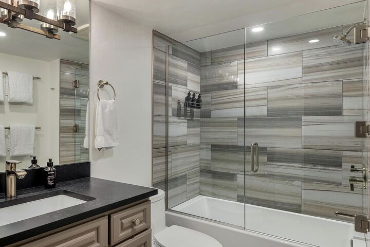 #501 Leaf - Bathroom