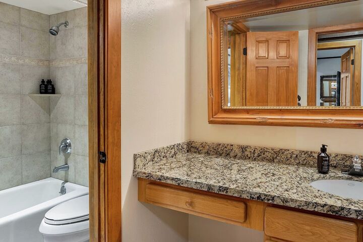 #210 Slope - Bathroom