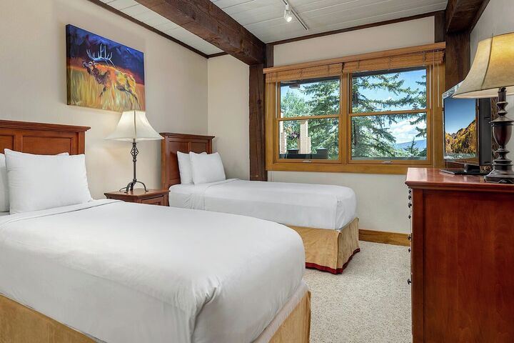 #210 Slope - Bedroom