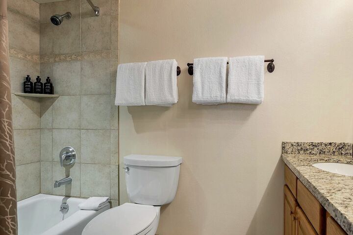 #210 Slope - Bathroom