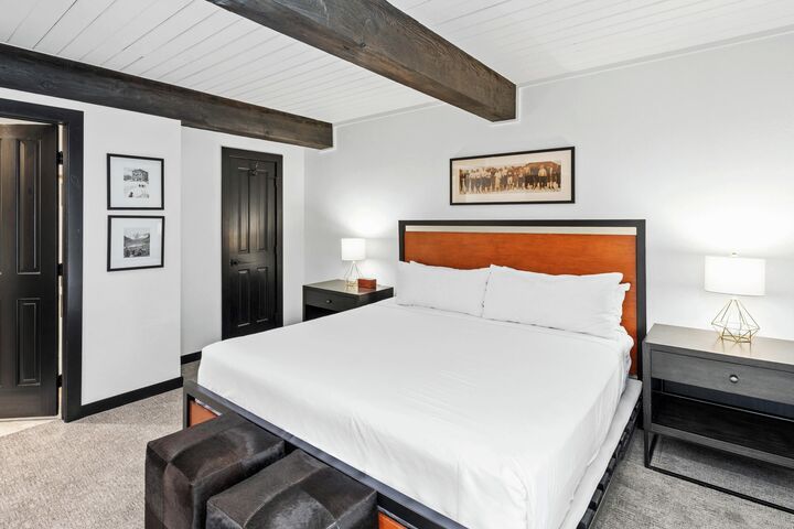 #902 Leaf - Master Bedroom