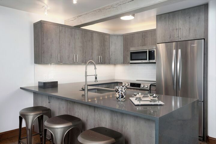 #204 Summit - Kitchen