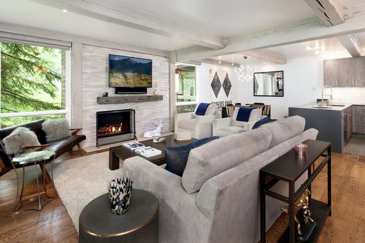 #204 Summit - Living Area