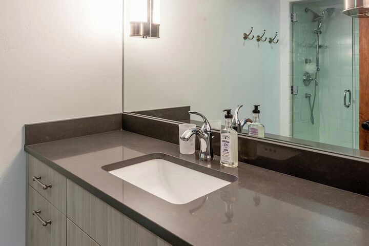 #204 Summit - Master Ensuite Bathroom