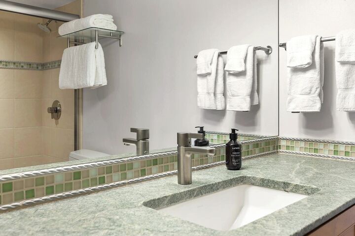 #209 Summit - Bathroom