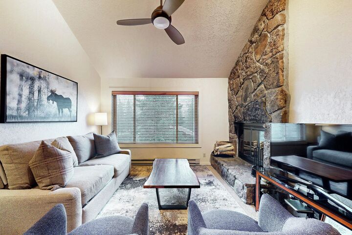 #1206 - Living Area