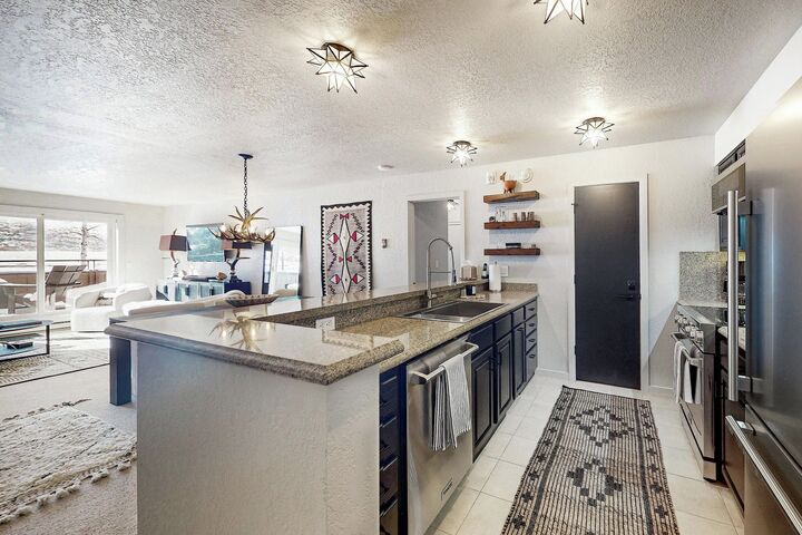 #1207 - Kitchen