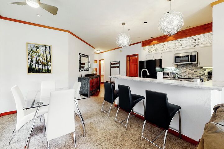#1422 - Dining Area & Kitchen