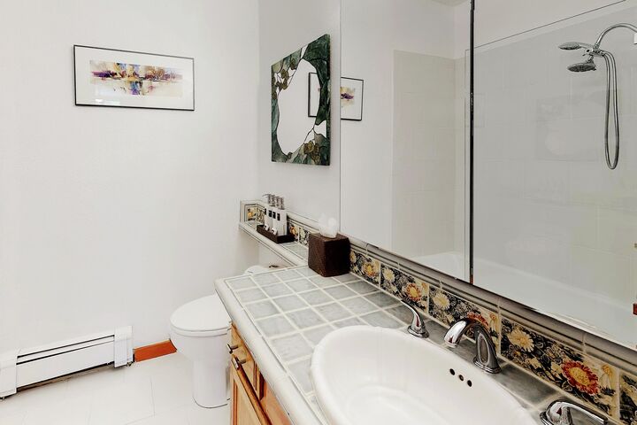 #1422 - Master Ensuite Bathroom
