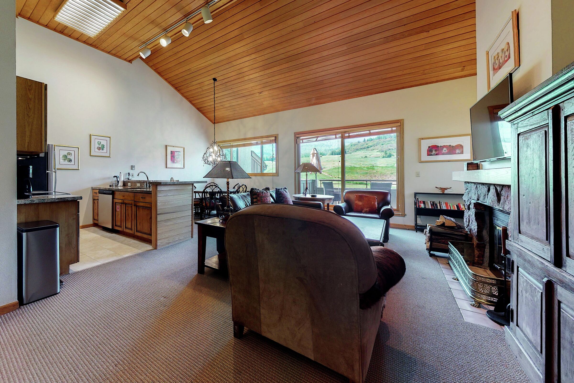 #1532 - Living Area
