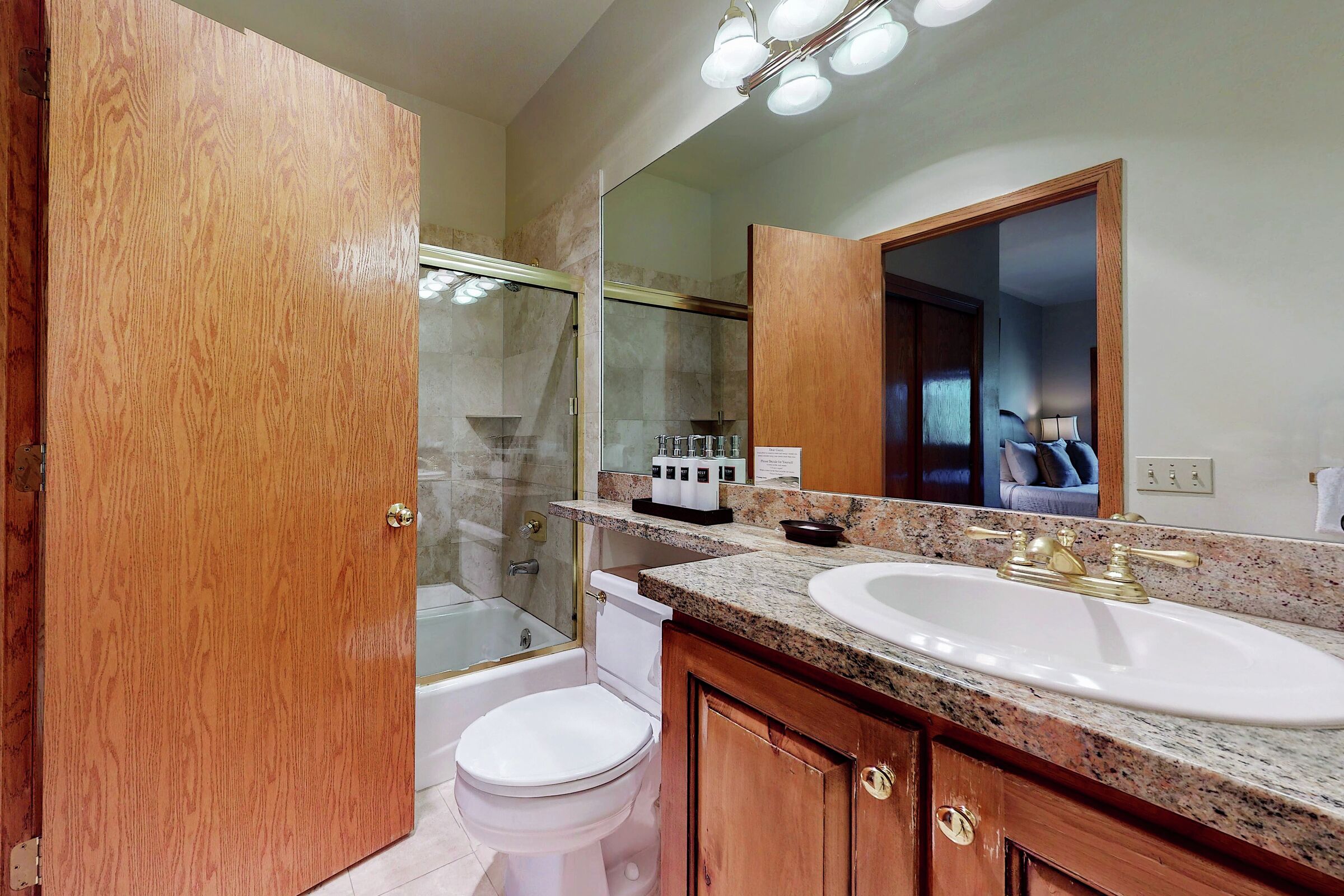 #1532 - Master Ensuite Bathroom