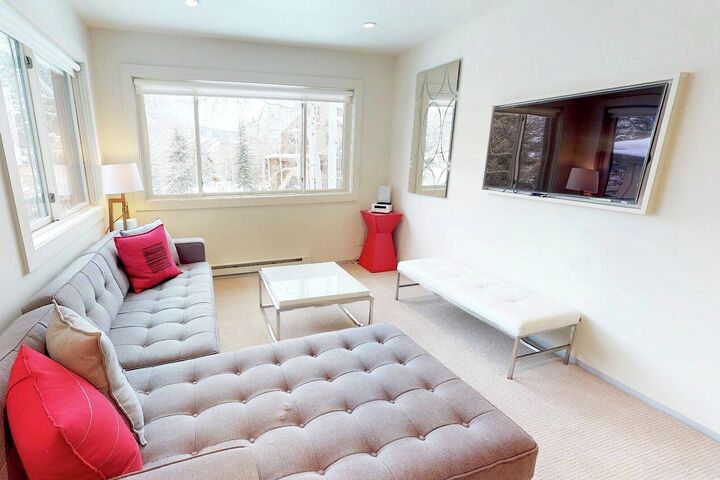 #1210 - Living Area