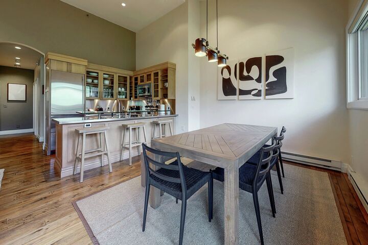 #1531 - Dining Area & Kitchen