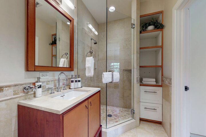 #1531 - Master Ensuite Bathroom